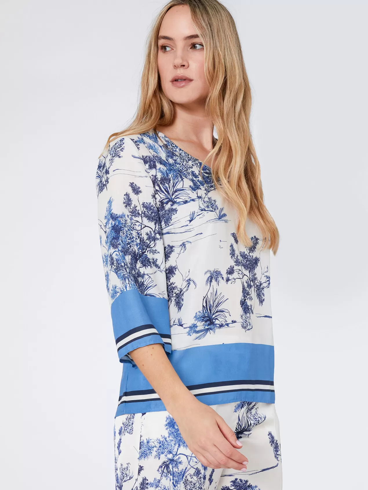 Store Elena Mirò Blouse En Viscose Imprimee Avec Des Bords Blanc