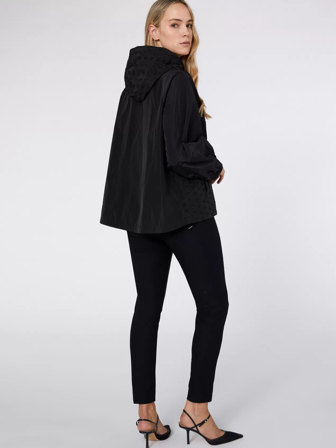 Sale Elena Mirò Blouson En Nylon Avec Broderie Anglaise Noir